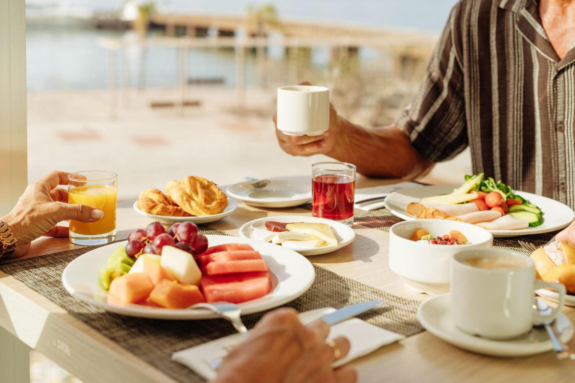 Arrecife Gran Hotel & Spa Luaran gambar A breakfast buffet